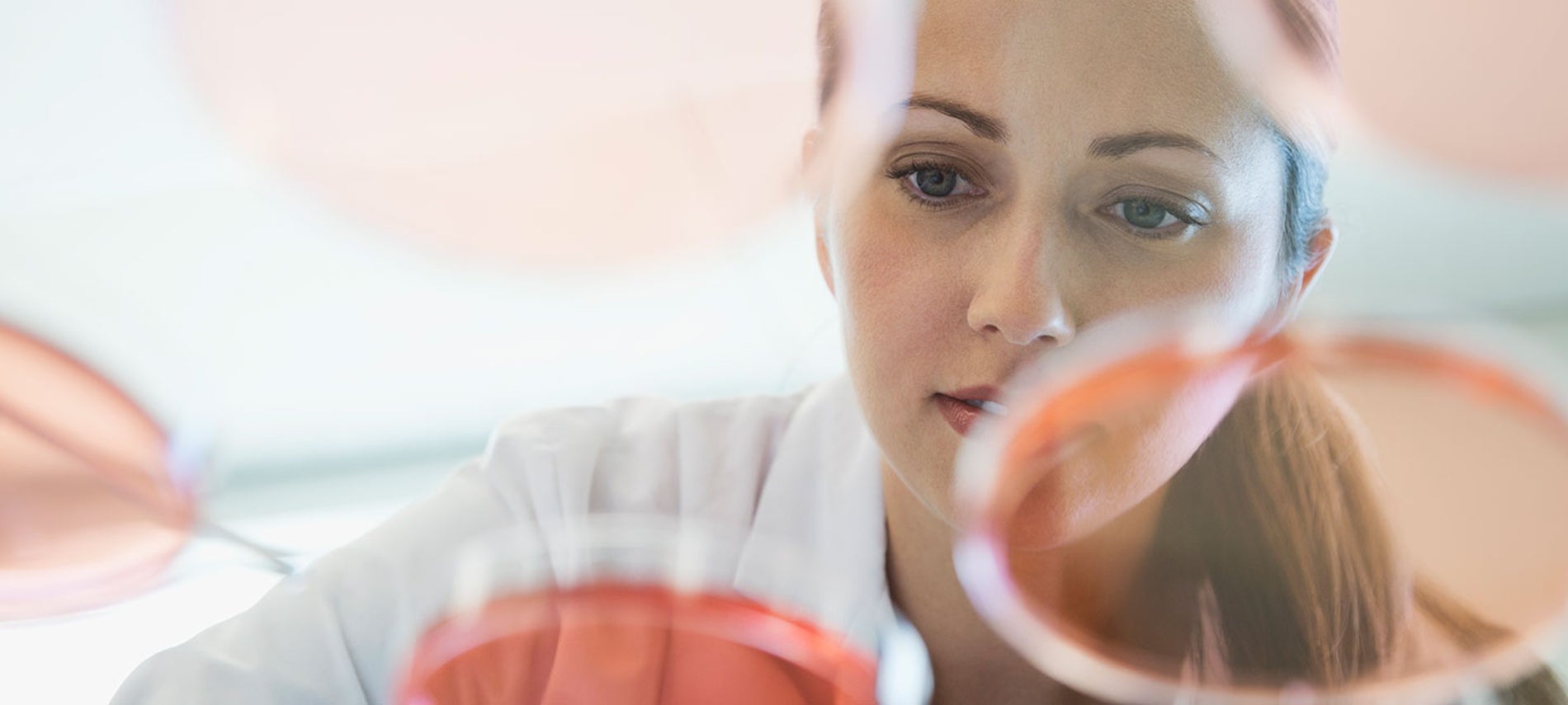 Carousel_Young woman_mobile